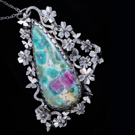 Colgante Jardin Del Cerezo Piedra Fuchsita Rubi Noga Arts